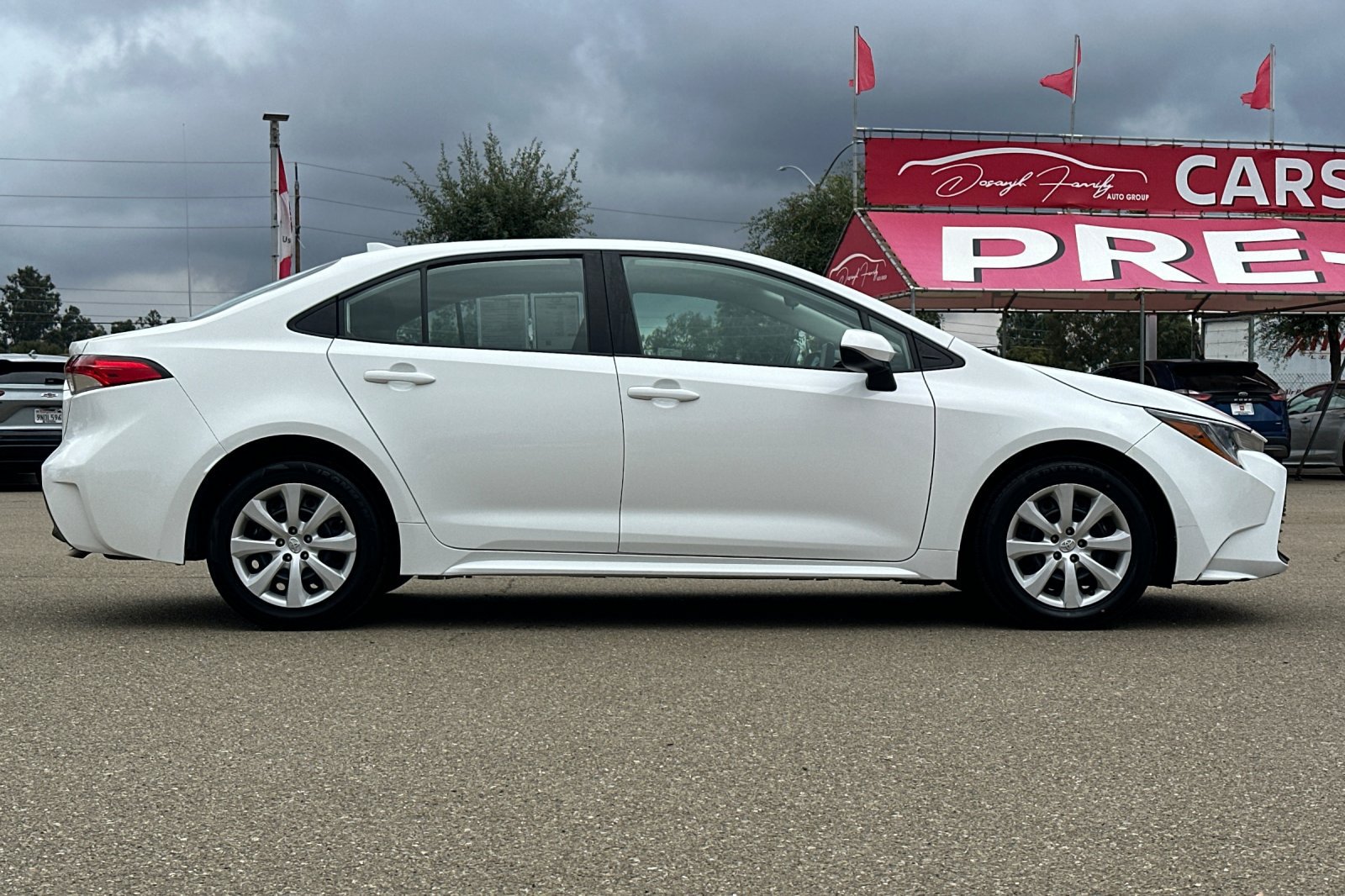 Used 2024 Toyota Corolla LE FWD image 3