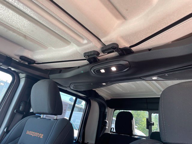 Used 2025 Jeep Gladiator Mojave w/ Convenience Group AWD/4WD image 39