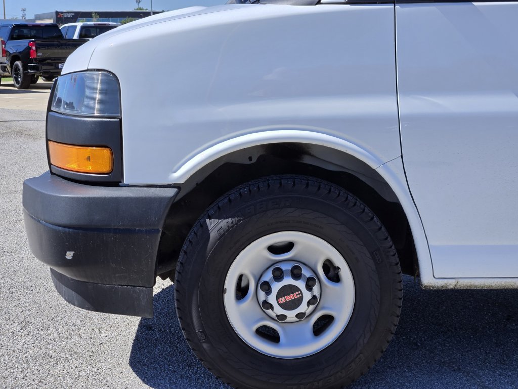 Used 2023 GMC Savana 3500 w/ Driver Convenience Package RWD image 8
