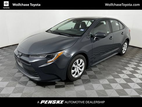 Certified 2025 Toyota Corolla LE FWD image 1