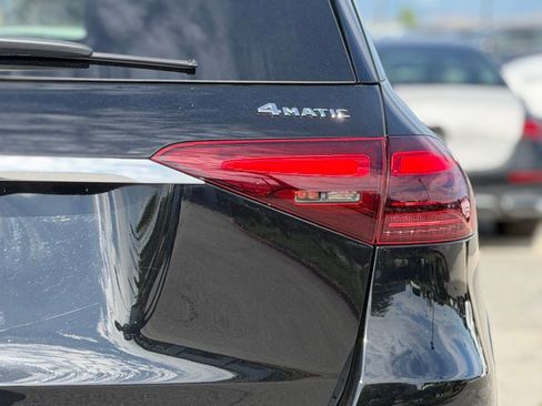 Used 2025 Mercedes-Benz GLE 450e 4MATIC image 12