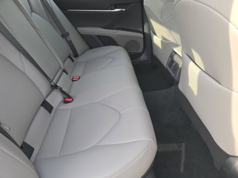 Used 2023 Toyota Camry XLE image 11