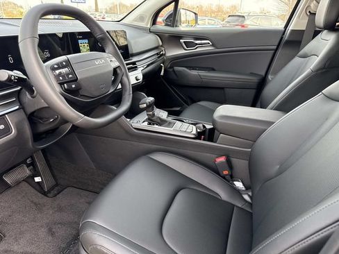 Certified 2026 Kia Sportage EX FWD image 12