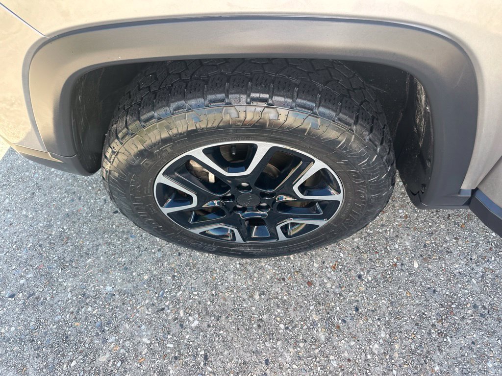 Used 2019 Jeep Compass Trailhawk AWD/4WD image 17