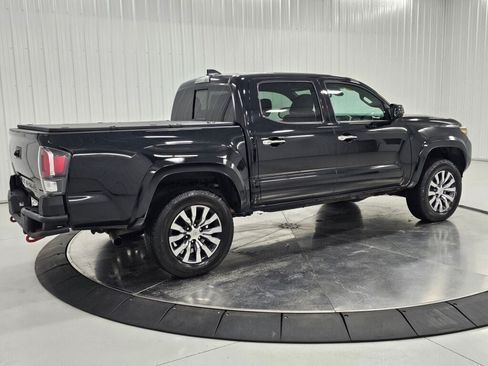 Used 2022 Toyota Tacoma Limited AWD/4WD image 5