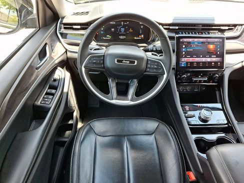 Used 2022 Jeep Grand Cherokee Limited 4xe AWD/4WD image 11