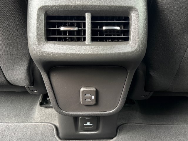 Used 2024 Chevrolet Equinox LT FWD image 15
