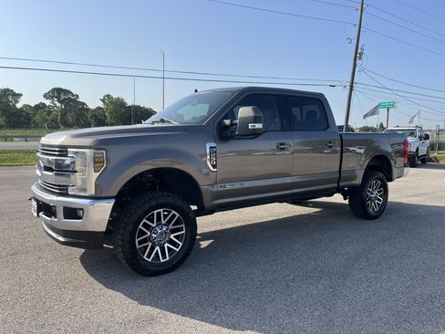Used 2019 Ford F250 Lariat w/ Lariat Value Package AWD/4WD image 7