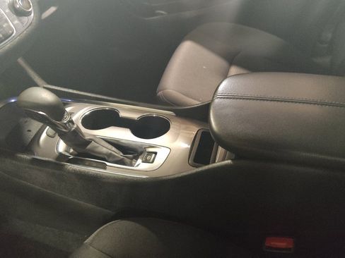 Used 2022 Chevrolet Malibu LT FWD image 26