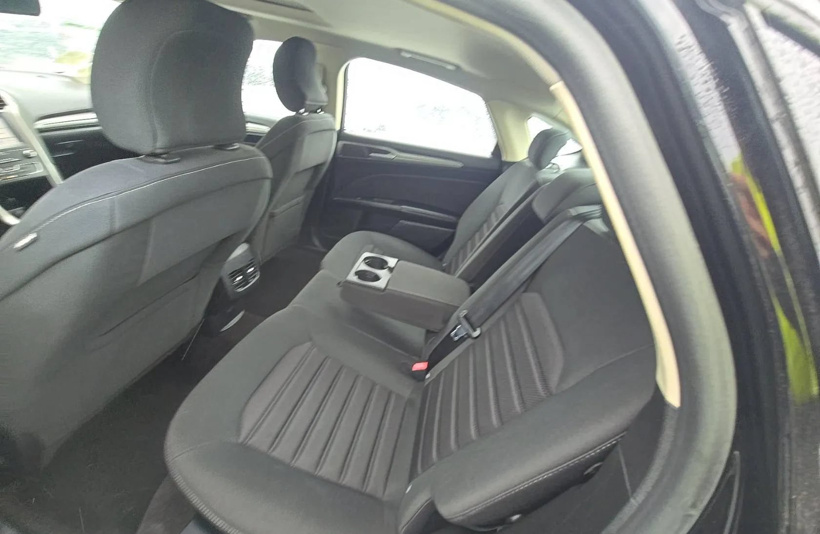 Used 2019 Ford Fusion SE AWD/4WD image 9
