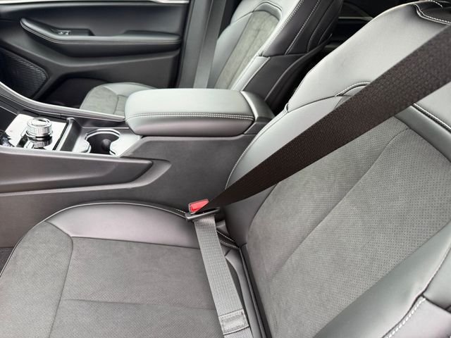 New 2026 Jeep Grand Cherokee Altitude AWD/4WD image 13