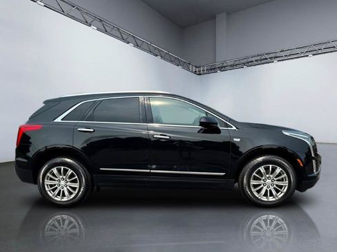 Used 2017 Cadillac XT5 Luxury w/ Driver Awareness Package AWD/4WD image 3