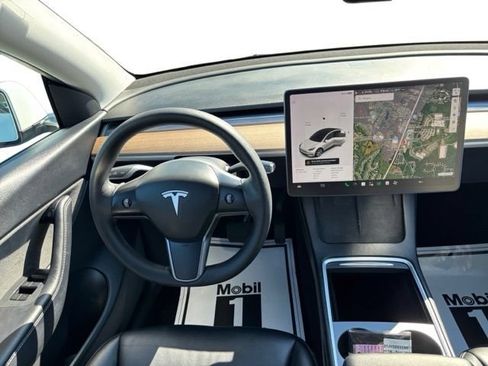 Used 2021 Tesla Model Y Long Range AWD/4WD image 13