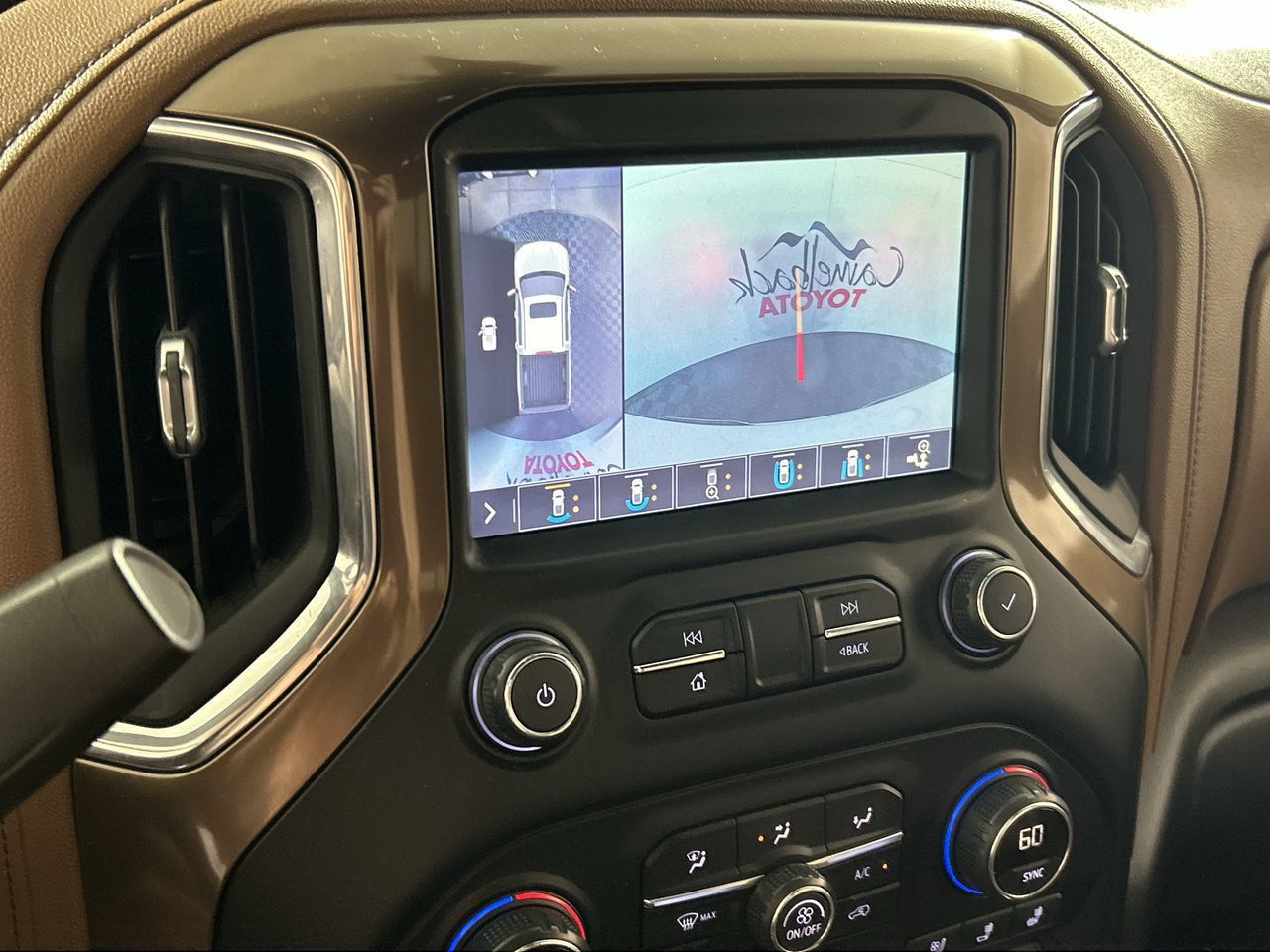 Used 2019 Chevrolet Silverado 1500 High Country w/ Technology Package AWD/4WD image 19