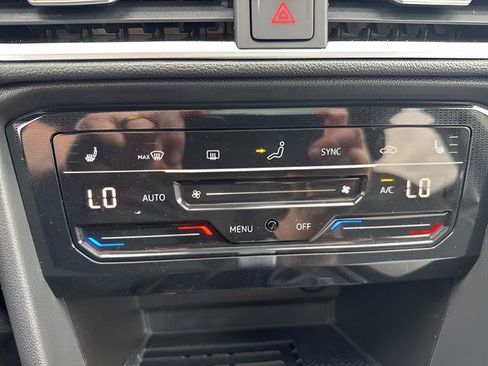 New 2025 Volkswagen Taos SE image 15