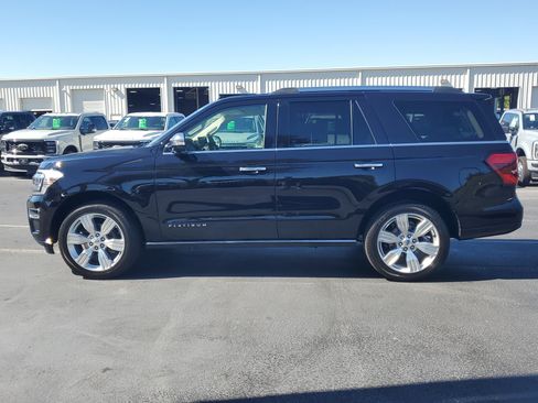 Used 2024 Ford Expedition Platinum image 6