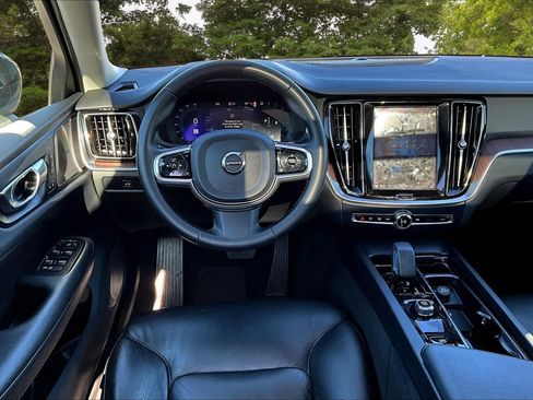 Used 2024 Volvo S60 B5 Plus image 8