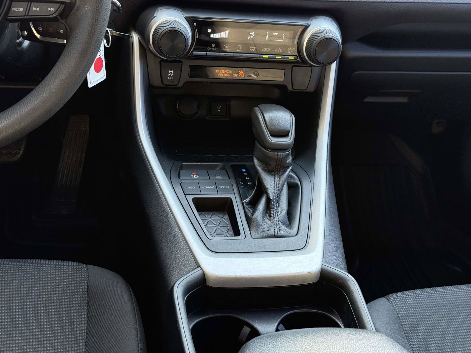 Used 2020 Toyota RAV4 LE FWD image 19