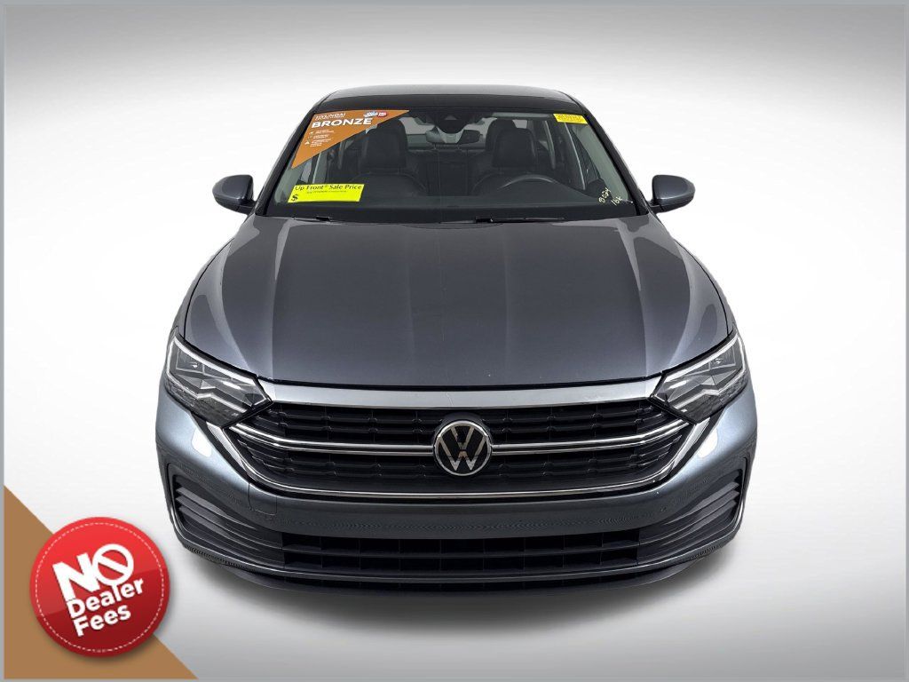 Used 2024 Volkswagen Jetta SE w/ Panoramic Sunroof Package FWD image 9