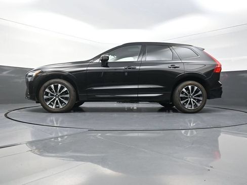 Used 2025 Volvo XC60 B5 Plus AWD/4WD image 33