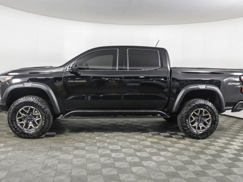 Used 2025 Chevrolet Colorado ZR2 w/ Technology Package AWD/4WD image 19