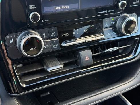 Used 2021 Toyota Highlander XSE image 30