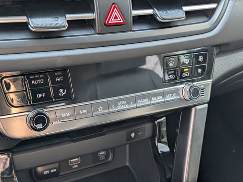 Used 2026 Kia Seltos EX FWD image 8