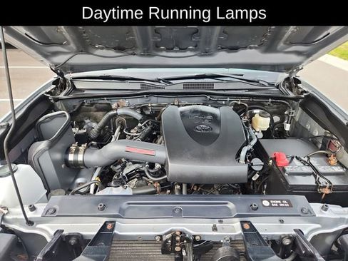 Used 2016 Toyota Tacoma SR5 w/ SR5 Appearance Package (SN) AWD/4WD image 16