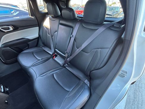 Used 2025 Jeep Compass Limited image 39