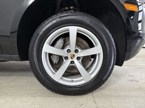 Certified 2018 Porsche Macan AWD/4WD image 15