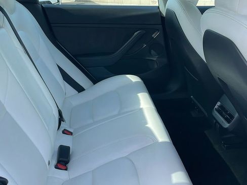 Used 2022 Tesla Model 3 Standard Range image 25
