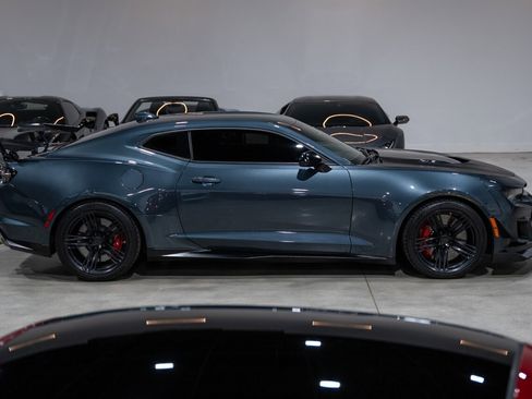 Used 2022 Chevrolet Camaro ZL1 image 7