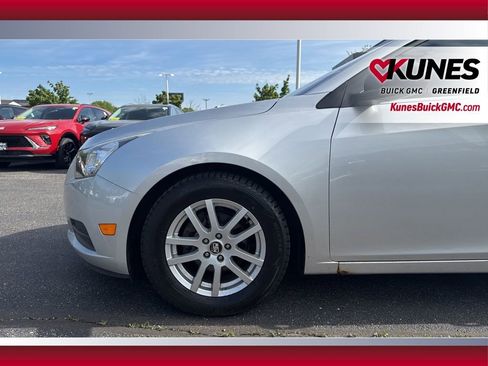 Used 2012 Chevrolet Cruze LS FWD image 15