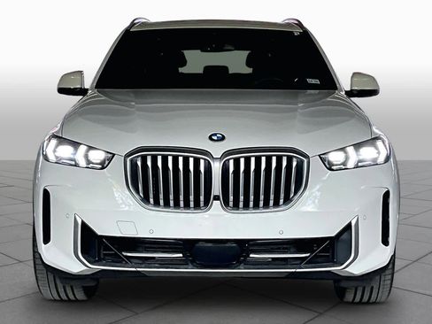 Used 2024 BMW X5 sDrive40i w/ Premium Package image 3