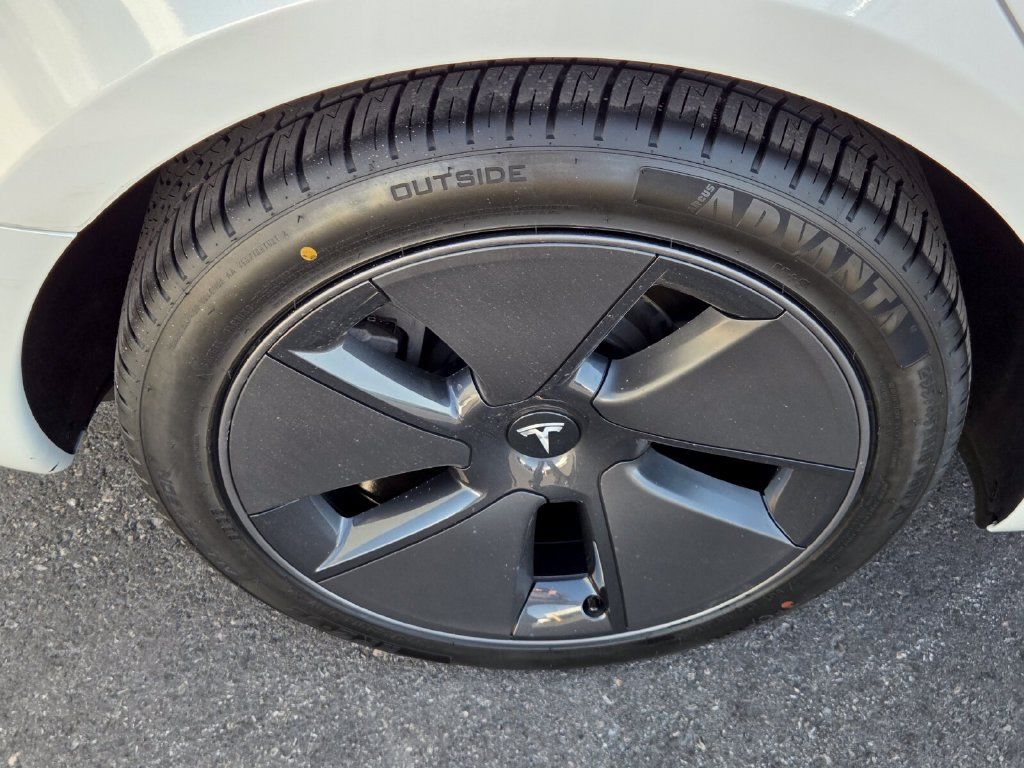 Used 2023 Tesla Model 3 Standard Range RWD image 10