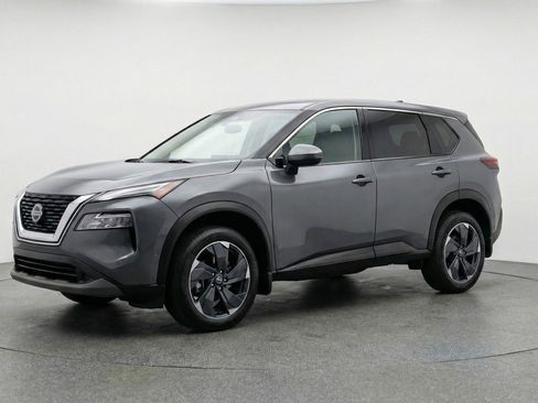Used 2025 Nissan Rogue SV image 3