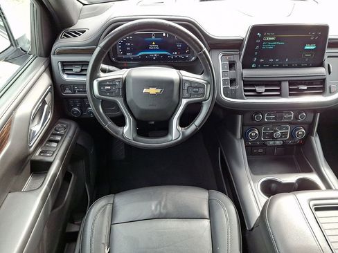 Used 2022 Chevrolet Suburban LT image 11