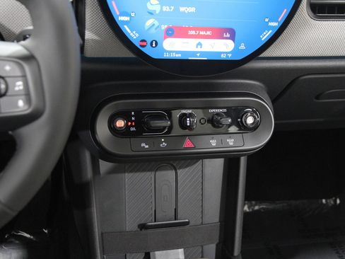 Certified 2025 MINI Cooper S image 14