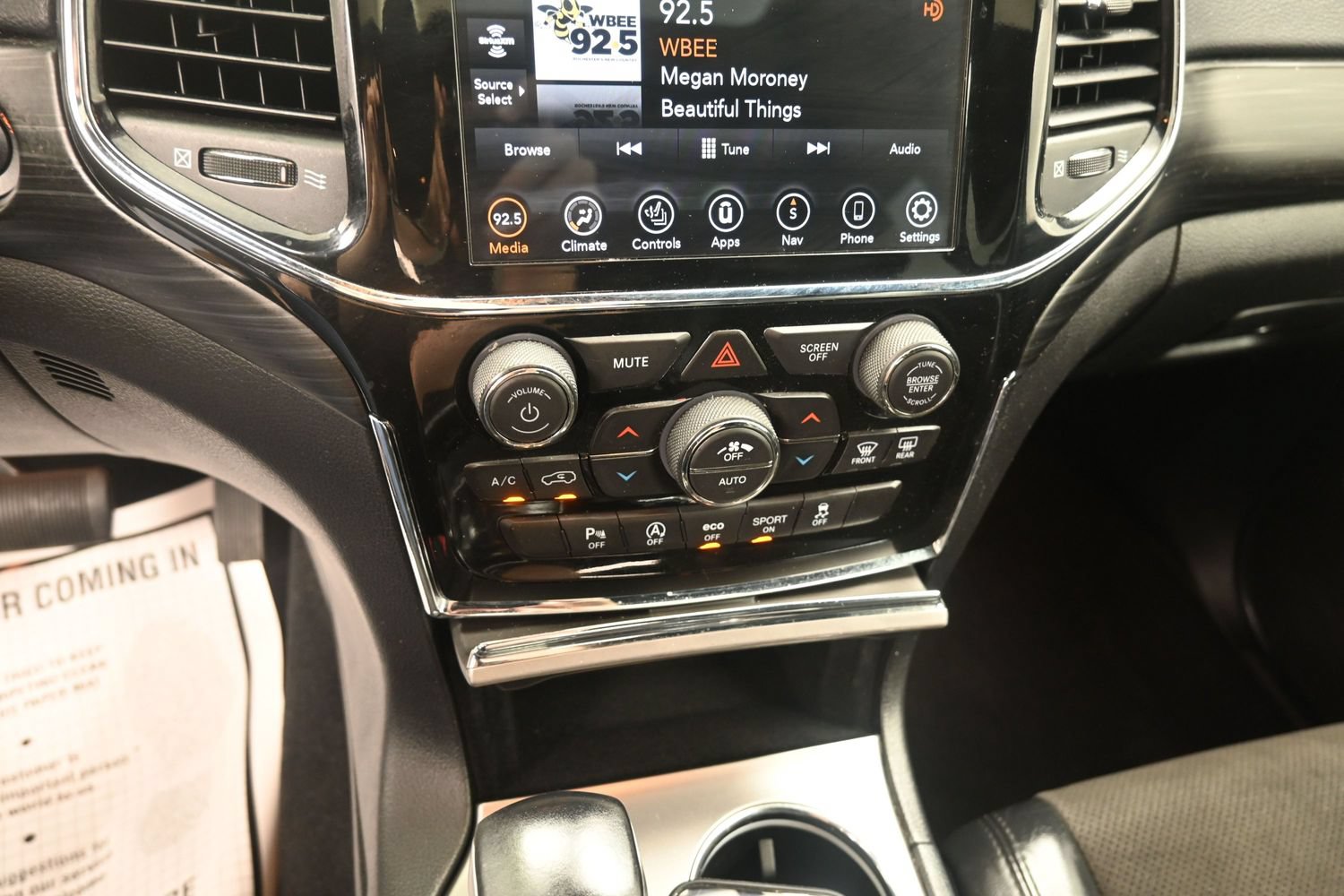 Used 2020 Jeep Grand Cherokee Altitude AWD/4WD image 25