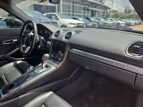 Used 2017 Porsche 718 Cayman RWD image 17