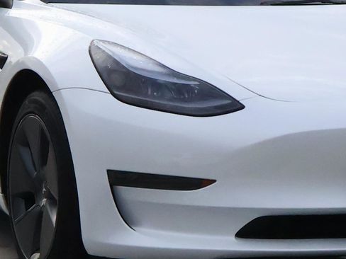 Used 2023 Tesla Model 3 Standard Range image 7