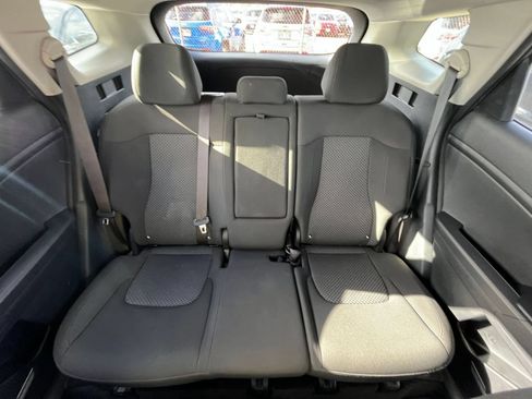 Used 2025 Kia Sportage LX FWD image 38