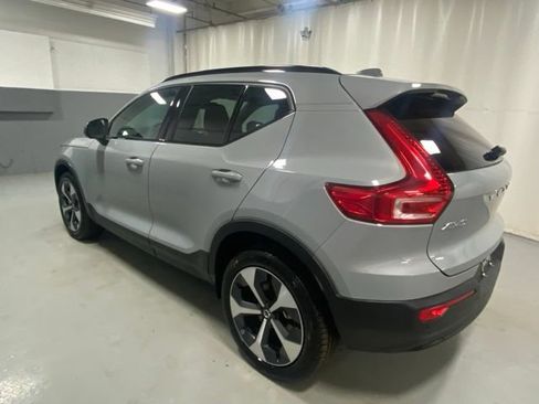 Used 2026 Volvo XC40 B5 Plus AWD/4WD image 2