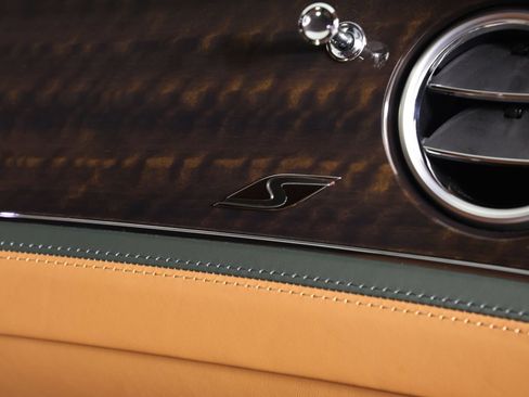 Certified 2023 Bentley Flying Spur S V8 AWD/4WD image 28