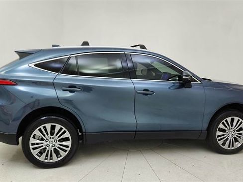 Used 2023 Toyota Venza Limited image 14