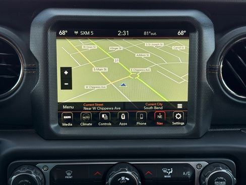 Used 2023 Jeep Gladiator Overland AWD/4WD image 13