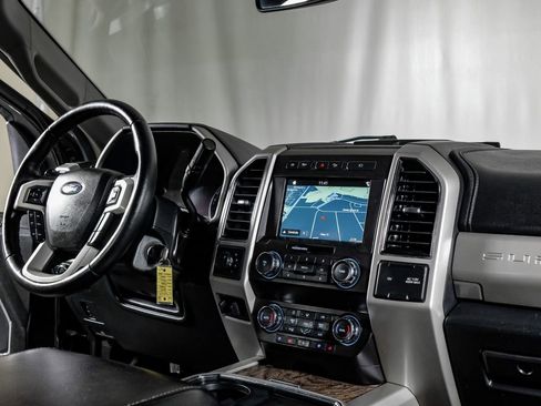 Used 2019 Ford F350 Lariat w/ Chrome Package image 22