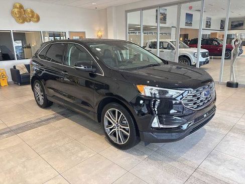 Certified 2022 Ford Edge Titanium w/ Class II Trailer Tow Package image 1
