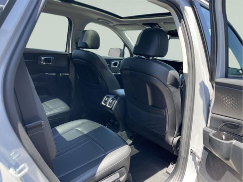 Used 2023 Kia Sorento SX AWD/4WD image 19