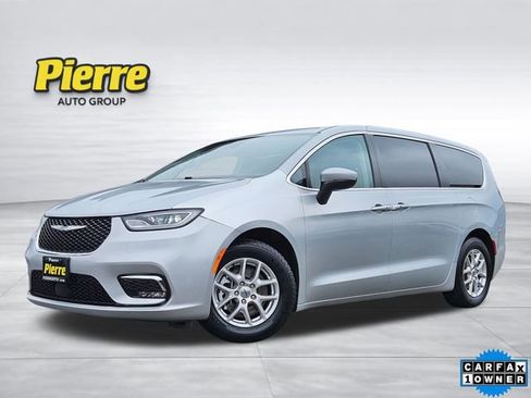 Used 2023 Chrysler Pacifica Touring-L FWD image 1